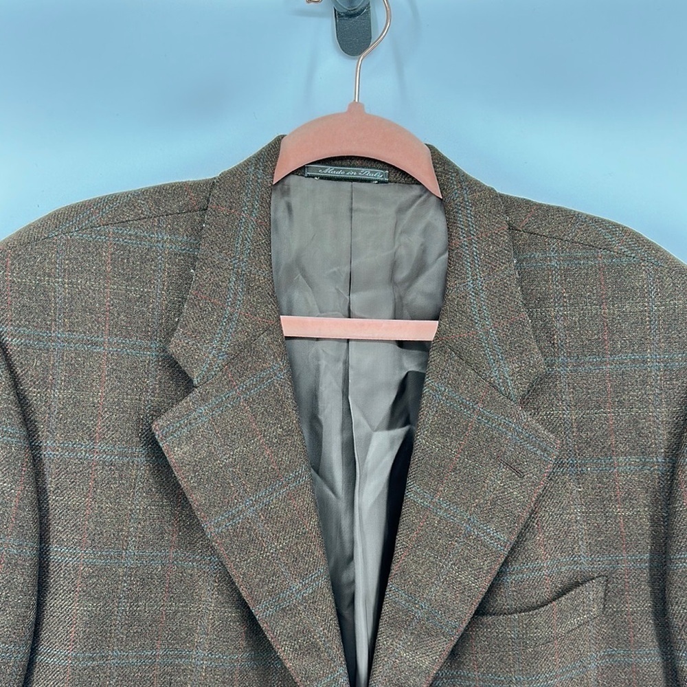 Corneliani Brown Sport Coat with Notched Lapel and Structured Shoulders Size 48L - Picture 3 of 15
